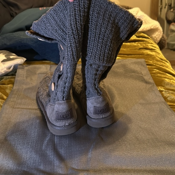 UGG Classic Cardy Boots - Picture 2 of 8